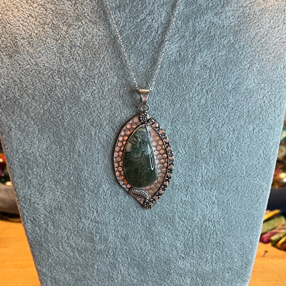 Elegant Silver Tone and Moss Agate Pendant Necklace